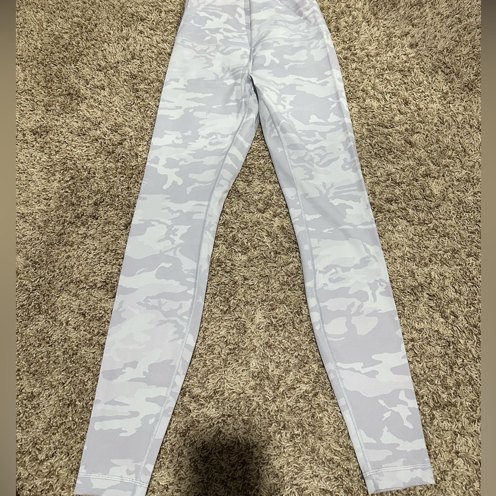 WUNDER UNDER SUPER high rise 
Incognito Camo Jacquard Alpine White Starlight - Picture 3 of 4